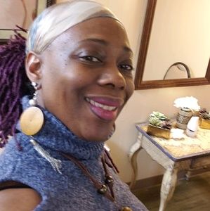 Meet your Posher, Sharon